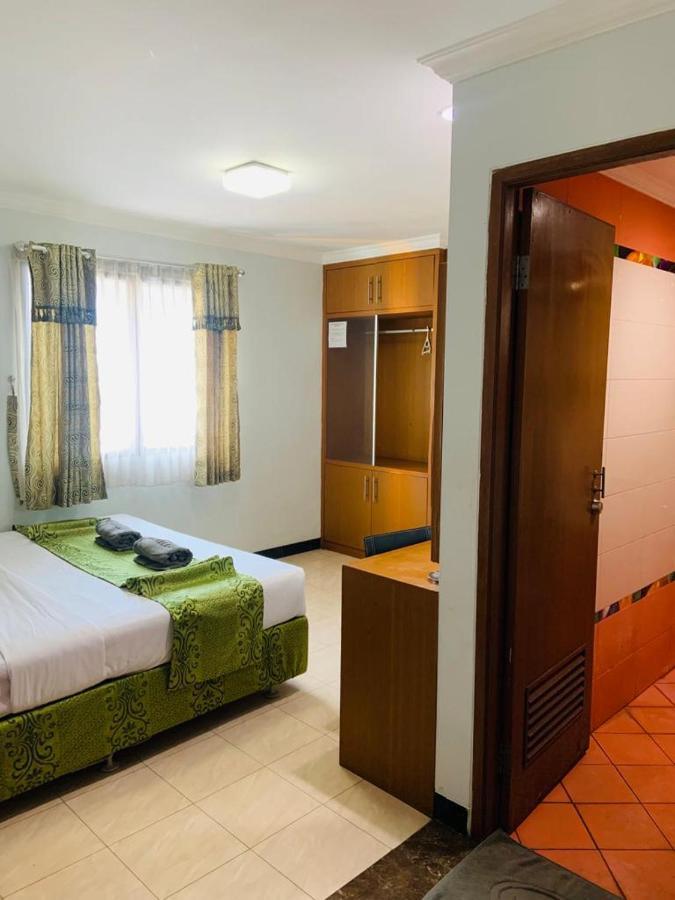 Karsa Utama Hotel 자카르타 외부 사진